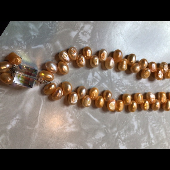 Fresh water pearls light peach pearls /Swarovski crystals - Picture 8 of 12